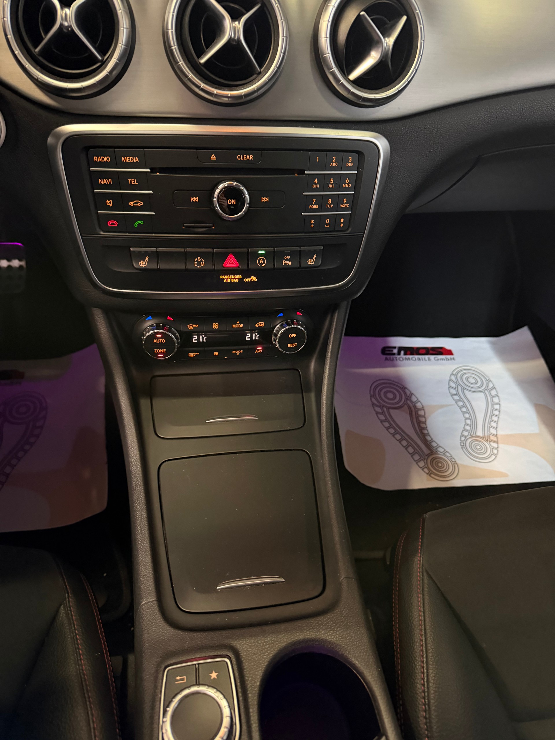 MERCEDES-BENZ CLA Shooting Brake 200 CDI AMG Line-image-13