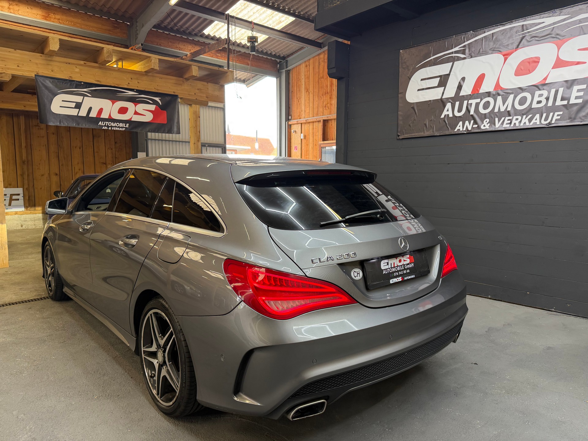 MERCEDES-BENZ CLA Shooting Brake 200 CDI AMG Line-image-6