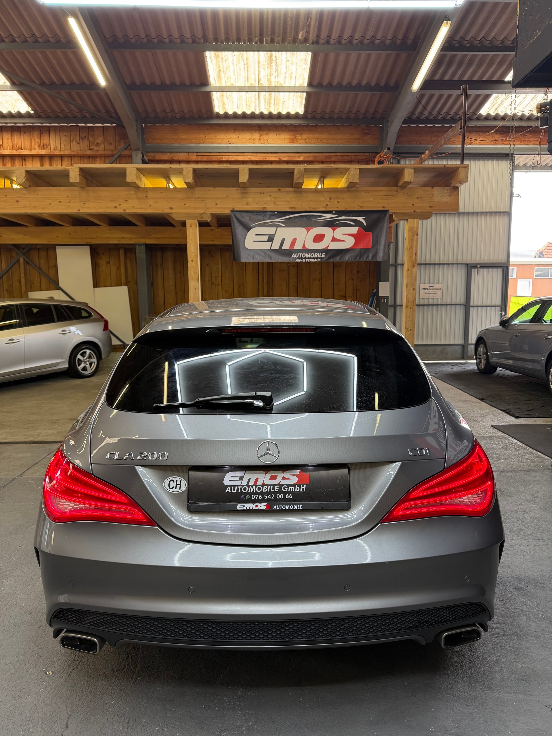 MERCEDES-BENZ CLA Shooting Brake 200 CDI AMG Line-image-4
