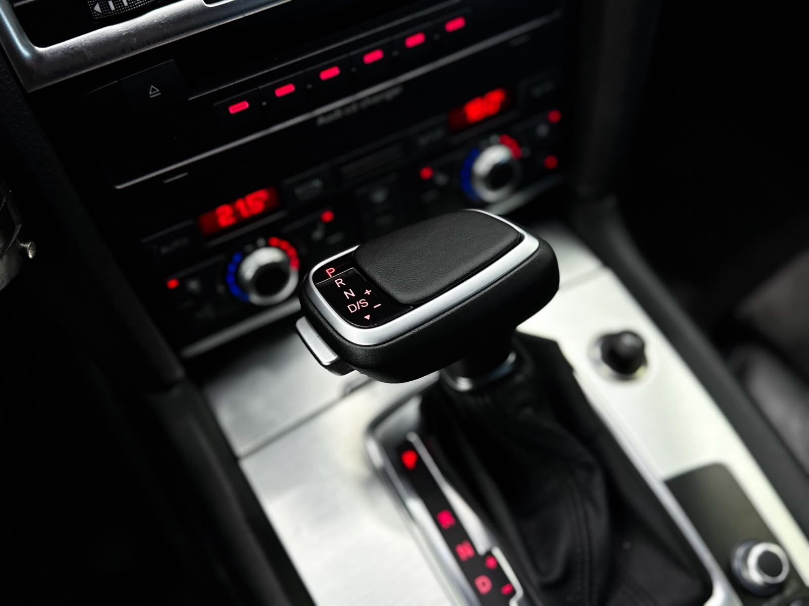 AUDI Q7 3.0 TDI S Line ABT Original quattro tiptronic *AHK*-image-17