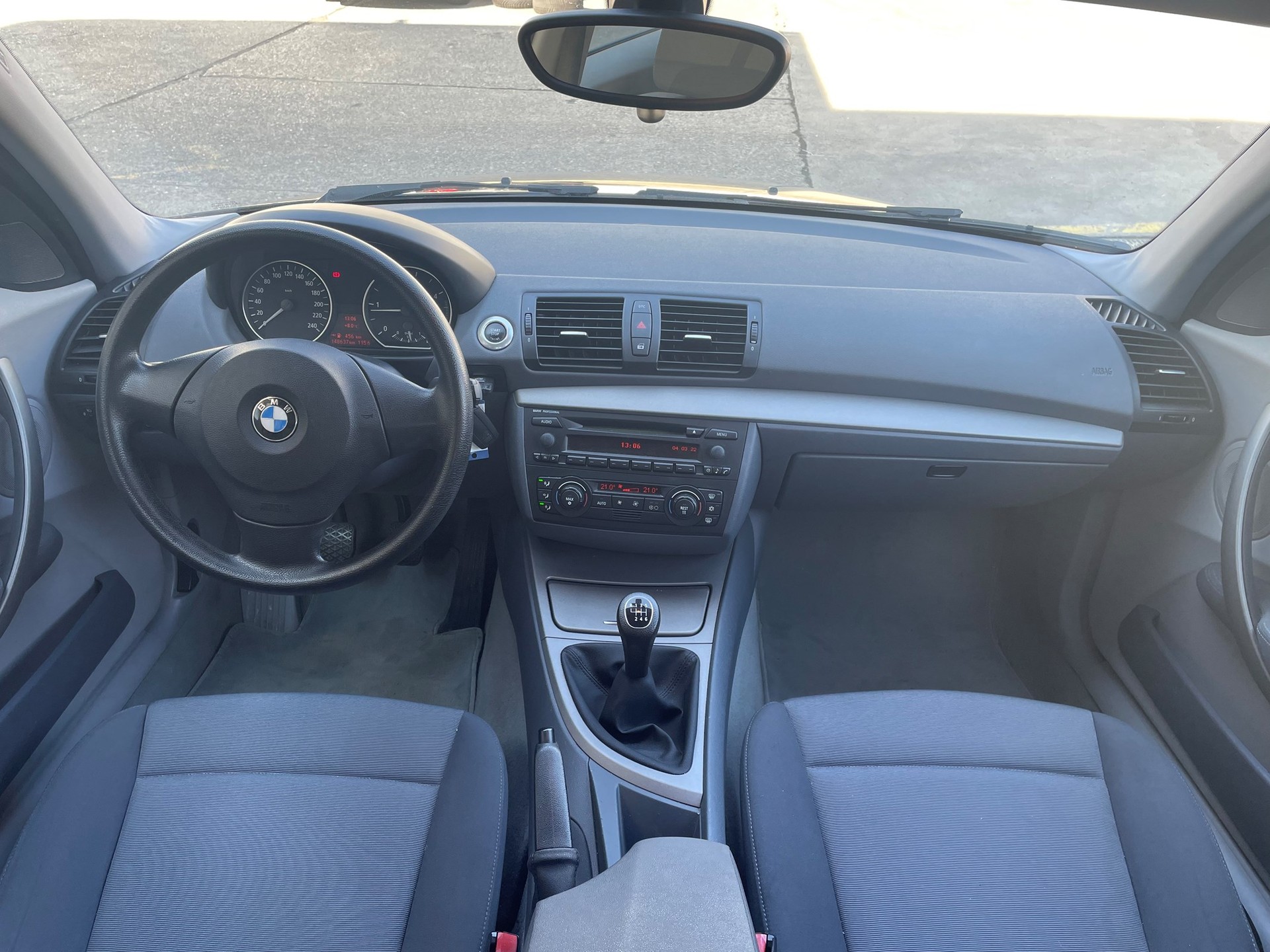 BMW 118d-image-8
