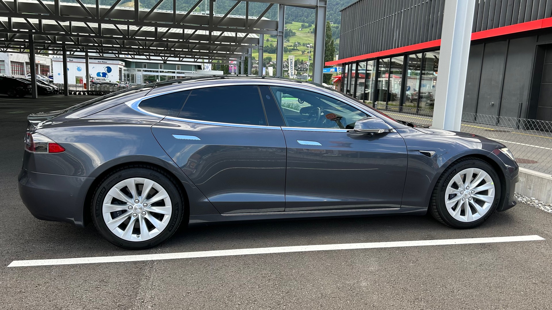 TESLA MODEL S