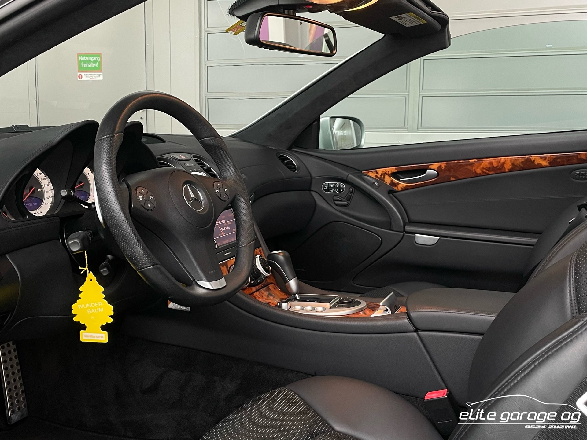 MERCEDES-BENZ SL 63 AMG Speedshift MCT-image-11