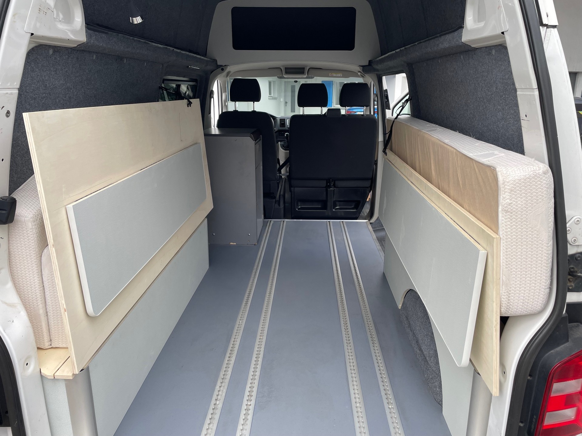 VW T6 Camper 2.0 TDI Euro 6 Kasten-image-14