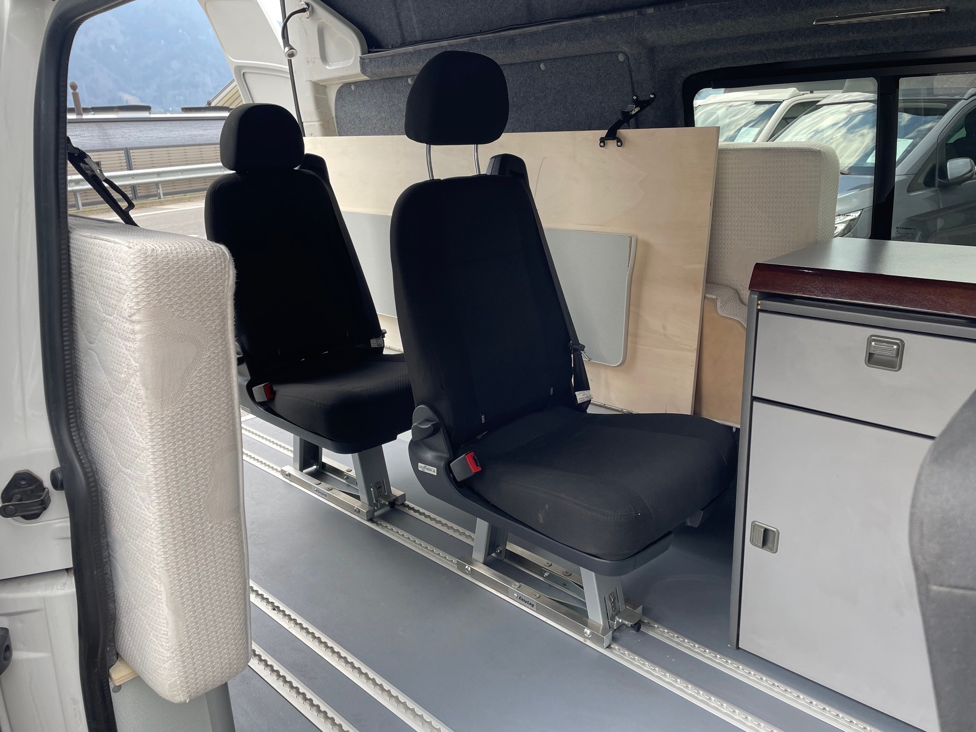 VW T6 Camper 2.0 TDI Euro 6 Kasten-image-8