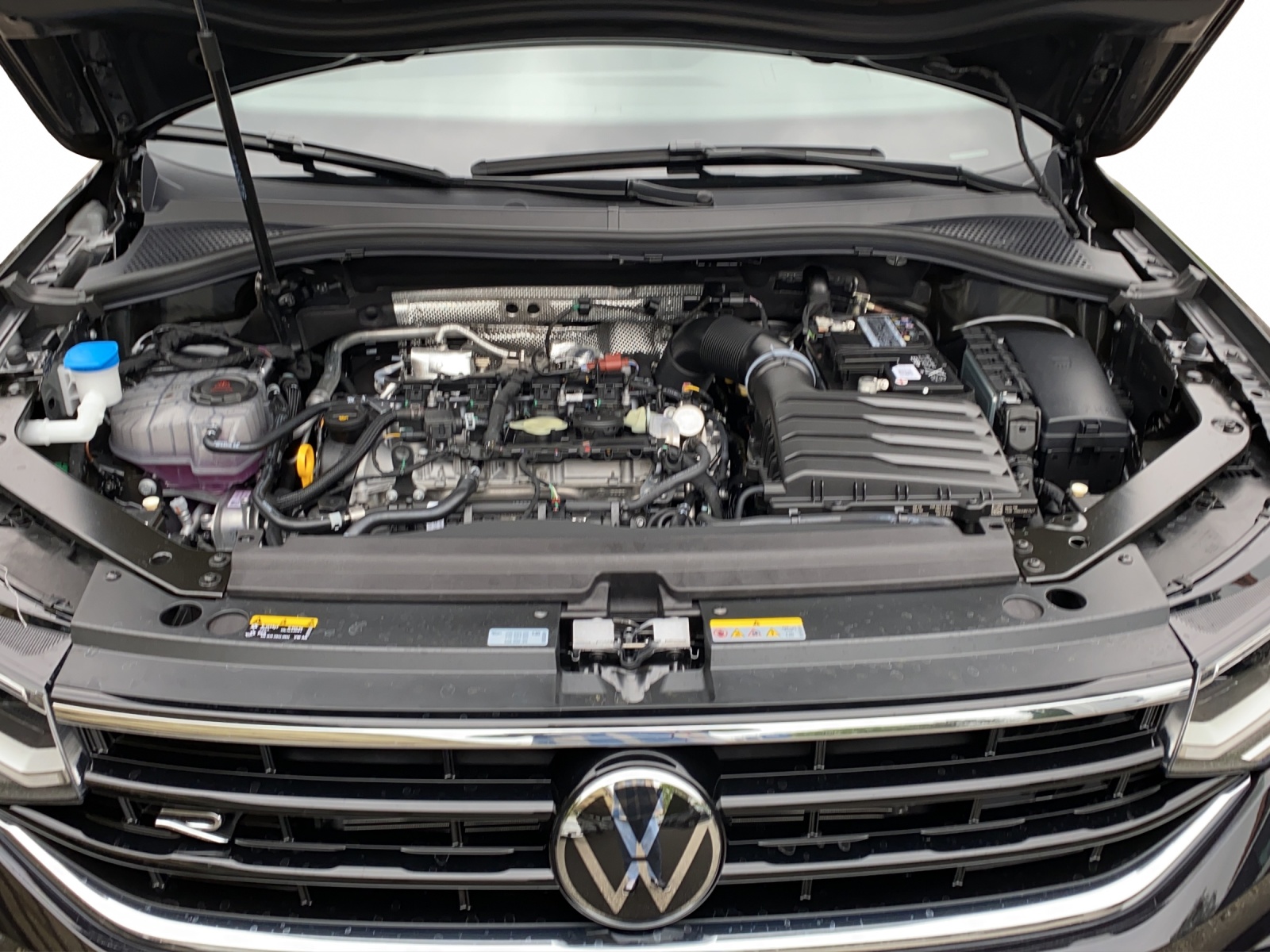 VW Tiguan 2.0TSI R 4Motion DSG-image-15