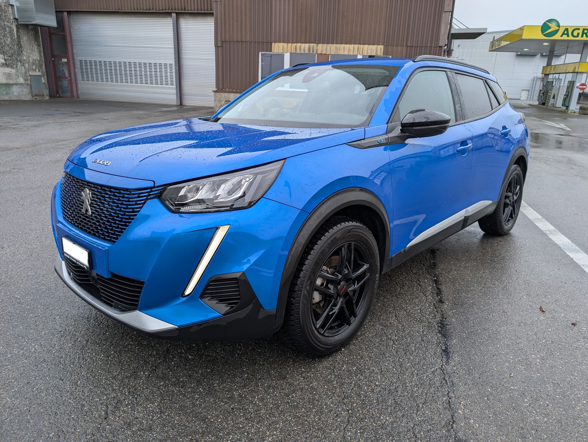PEUGEOT 2008 e Allure Pack-image-0