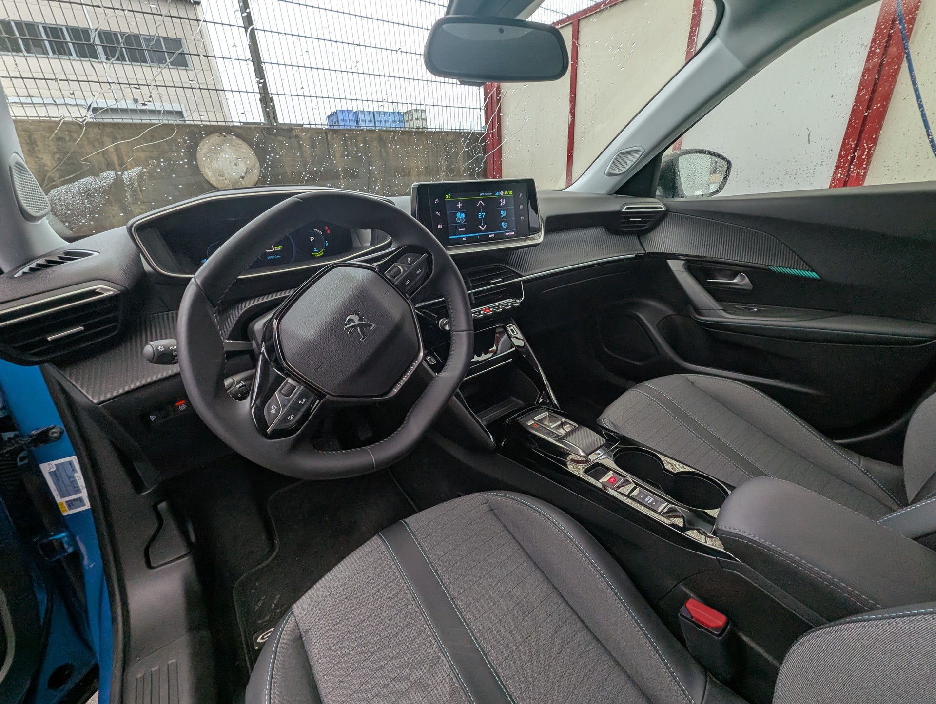 PEUGEOT 2008 e Allure Pack-image-2