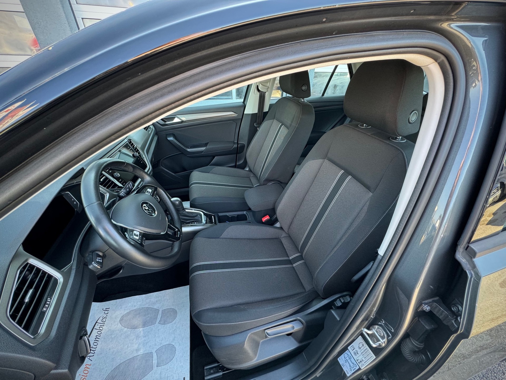 VW T-Roc 1.5 TSI EVO Advance DSG - Véhicule Suisse (CH)-image-4