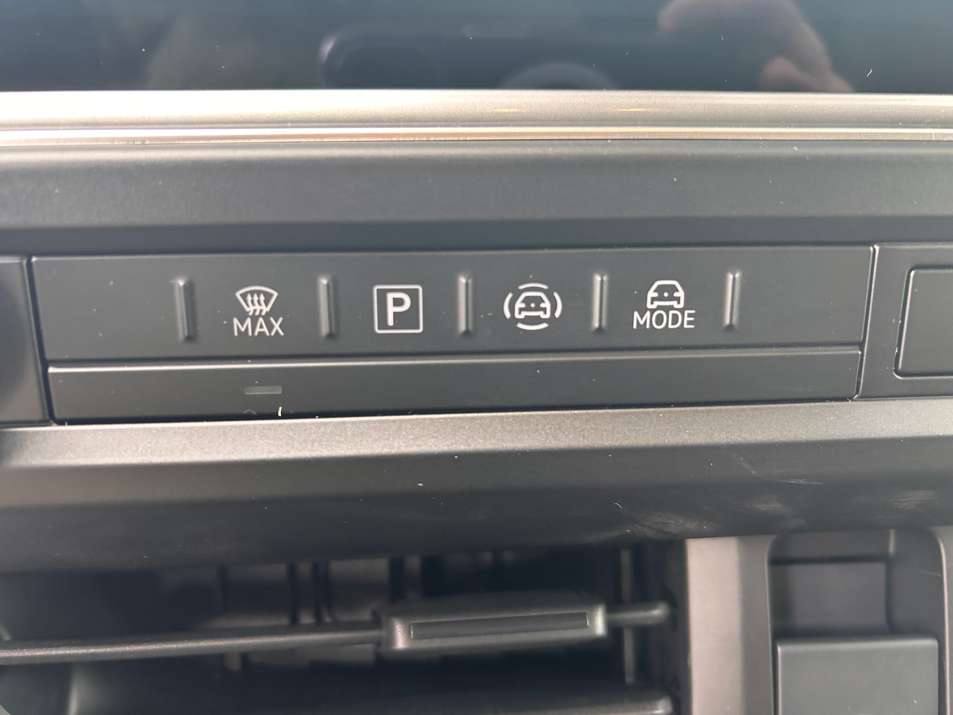 VW Transporter 2.0 TDI Automat-image-14
