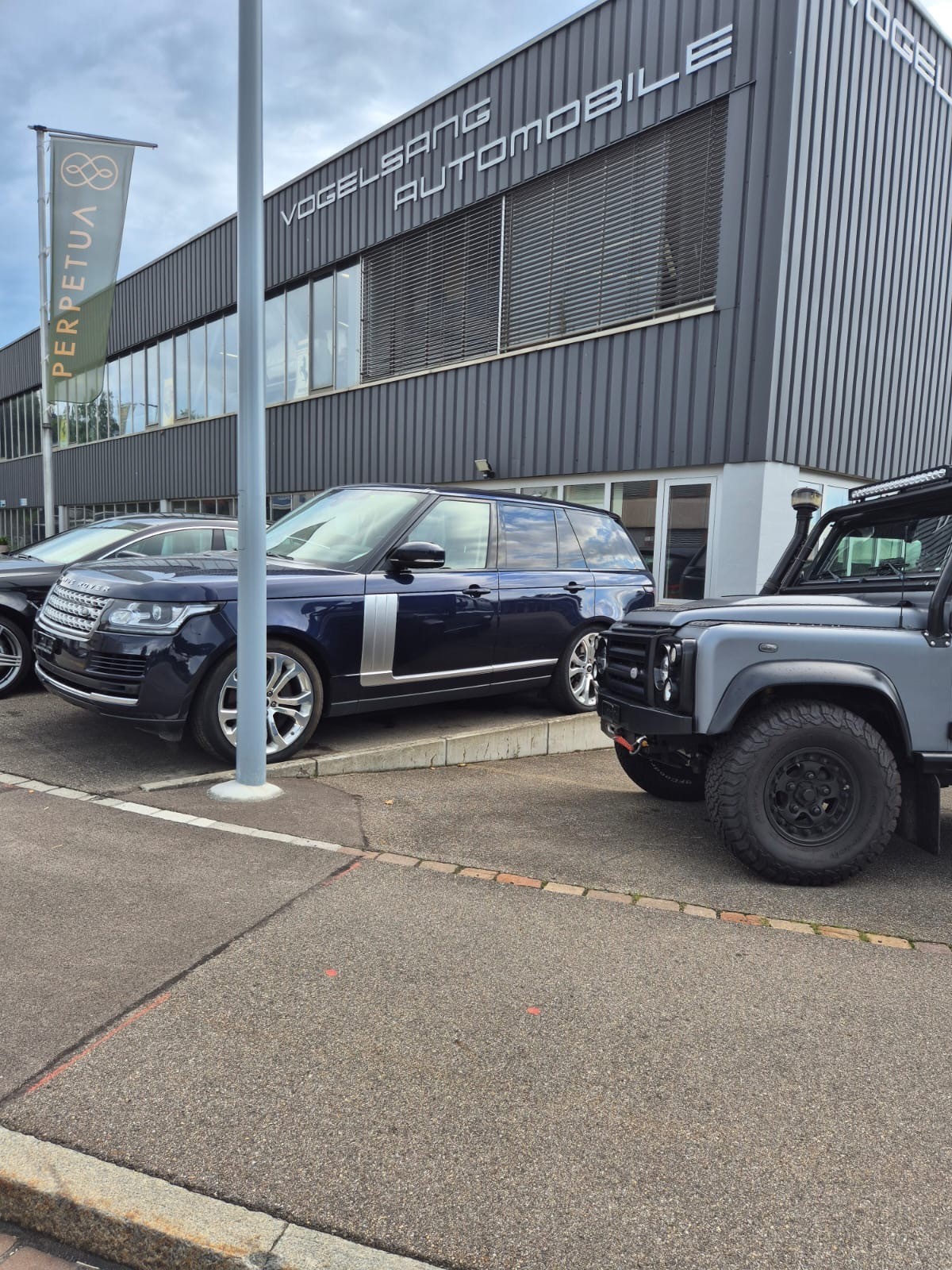 LAND ROVER Range Rover 4.4 SDV8 Vogue Automatic-image-1