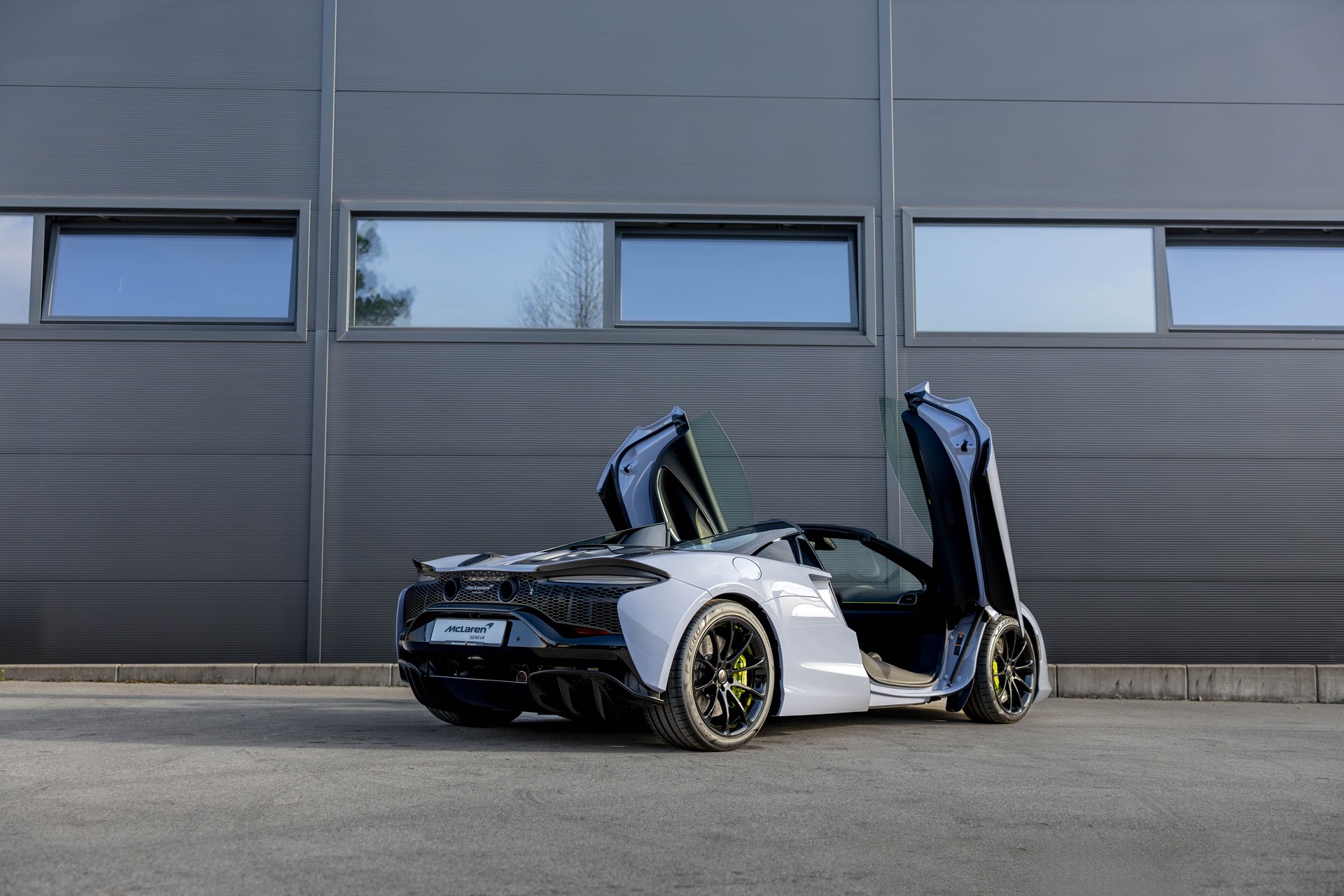 McLAREN Artura Spider-image-4