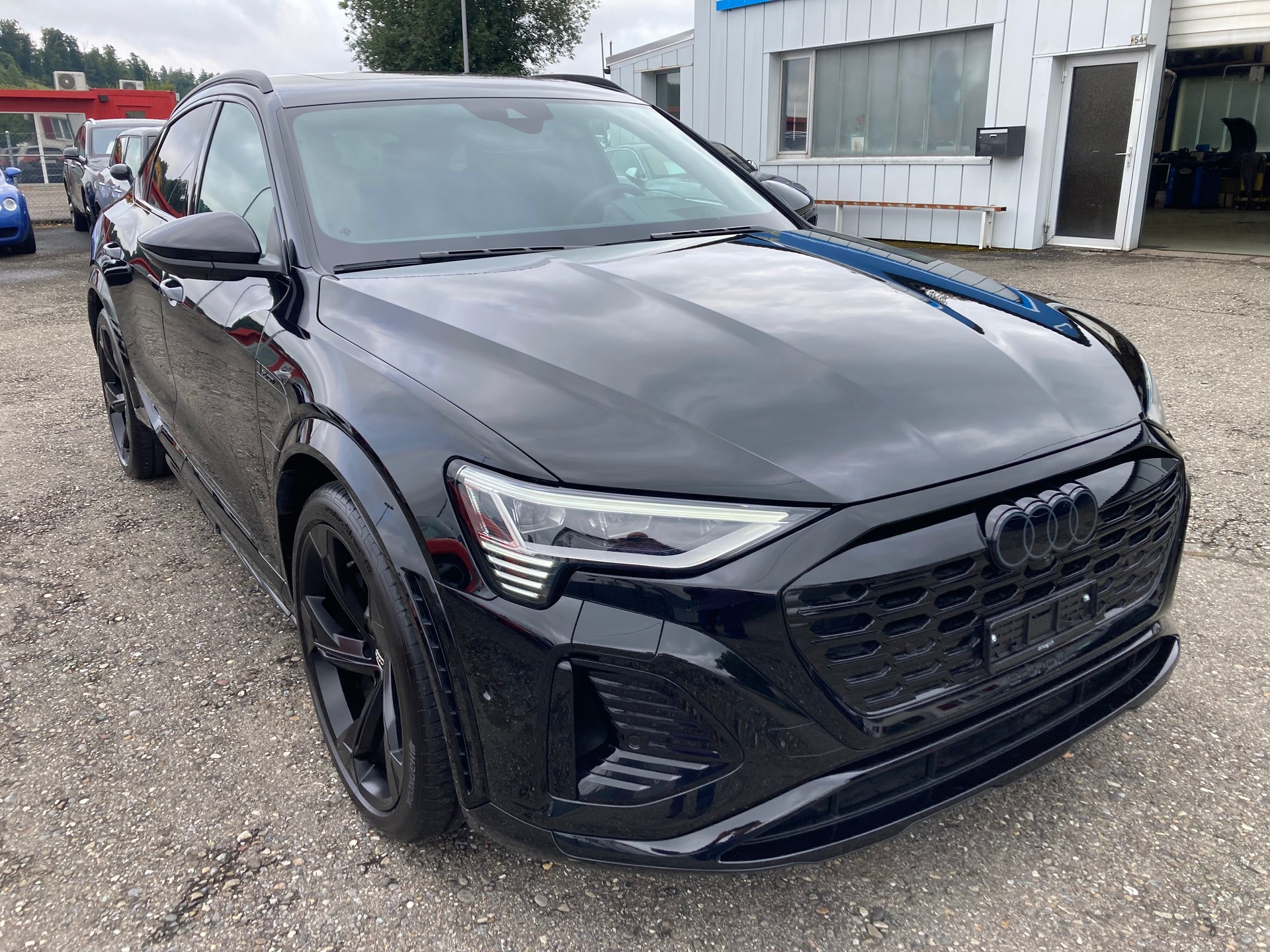 AUDI SQ8 Sportback e-tron quattro-showroom-element-1