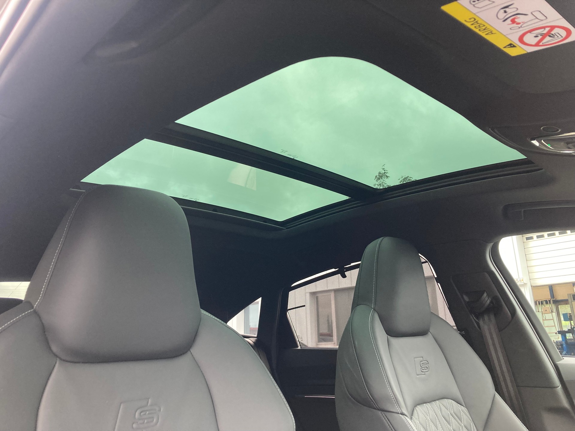 AUDI SQ8 Sportback e-tron quattro-image-10