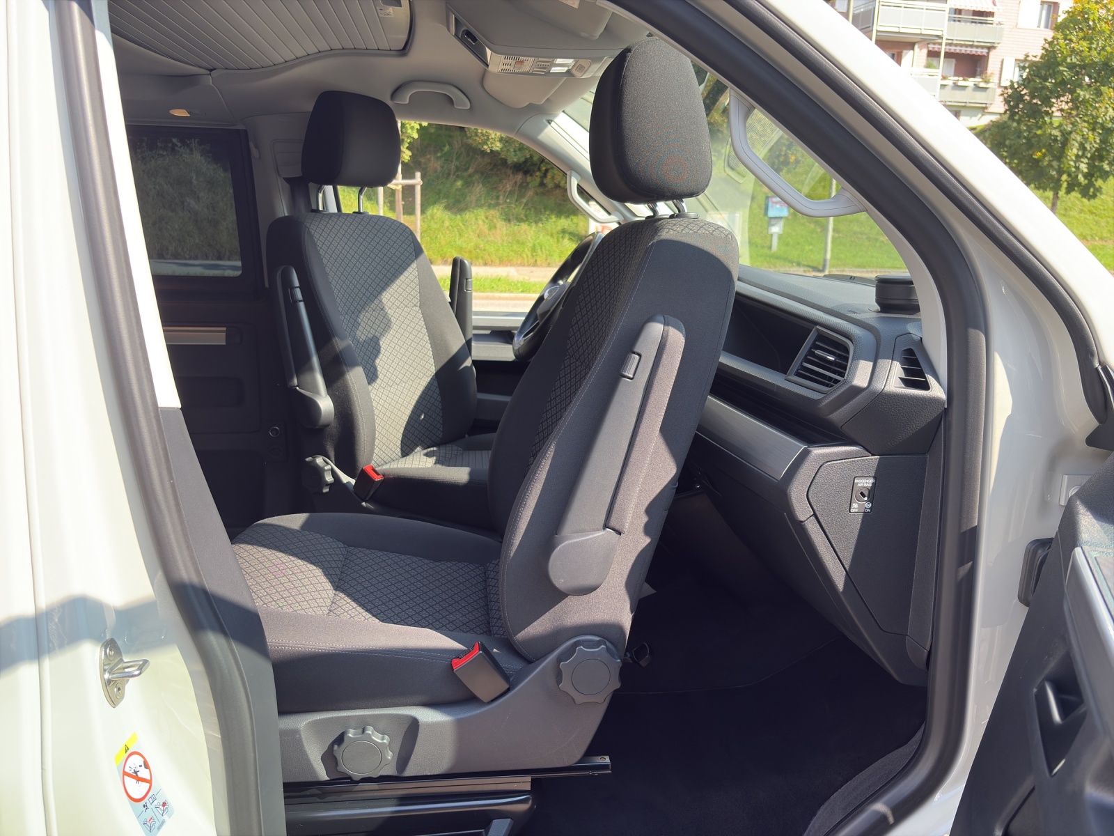 VW T6.1 California 2.0 TDI Beach Liberty DSG-image-9