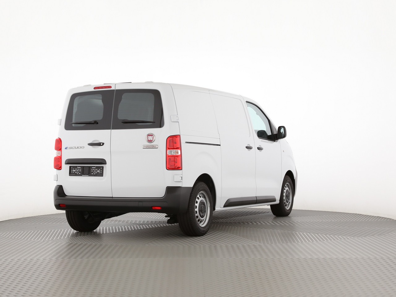 FIAT PRO E-SCUDO 50kWh L2 Swiss Edition-image-1