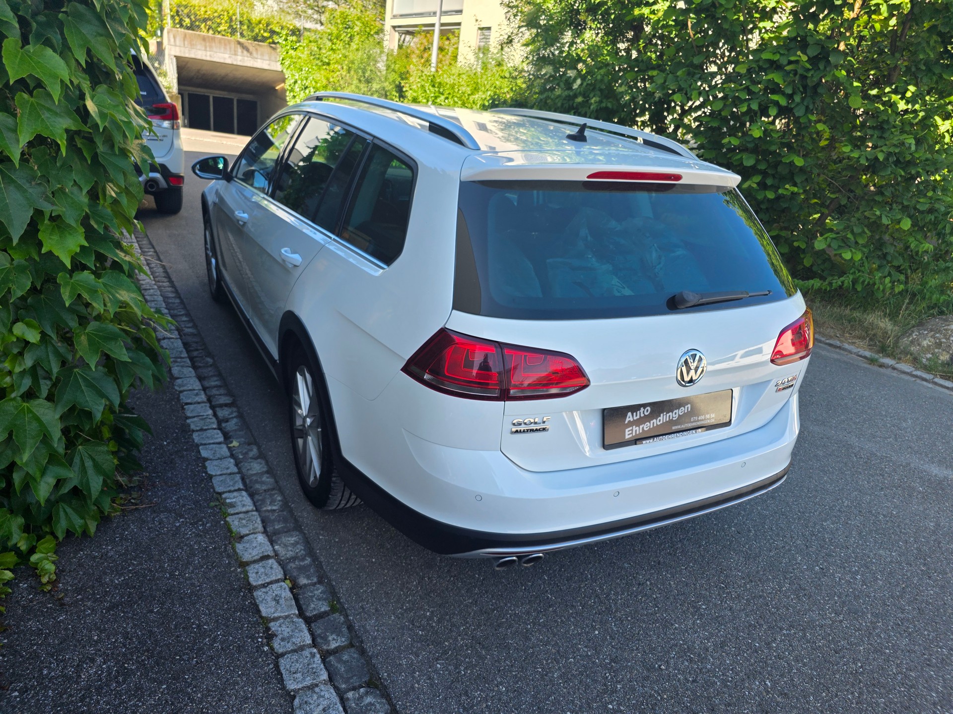 VW Golf 2.0 TDI Alltrack 4Motion-image-6