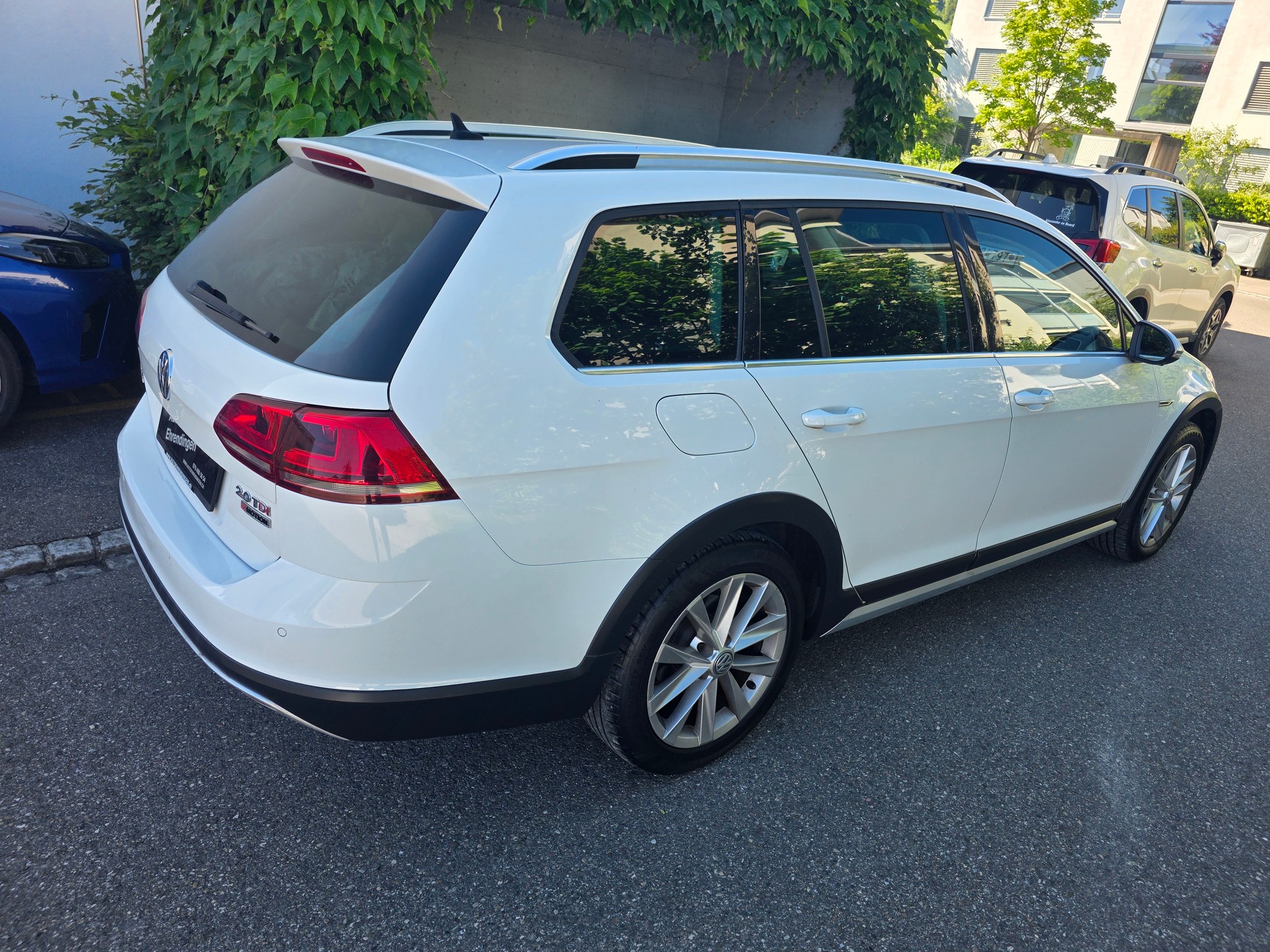 VW Golf 2.0 TDI Alltrack 4Motion-image-4