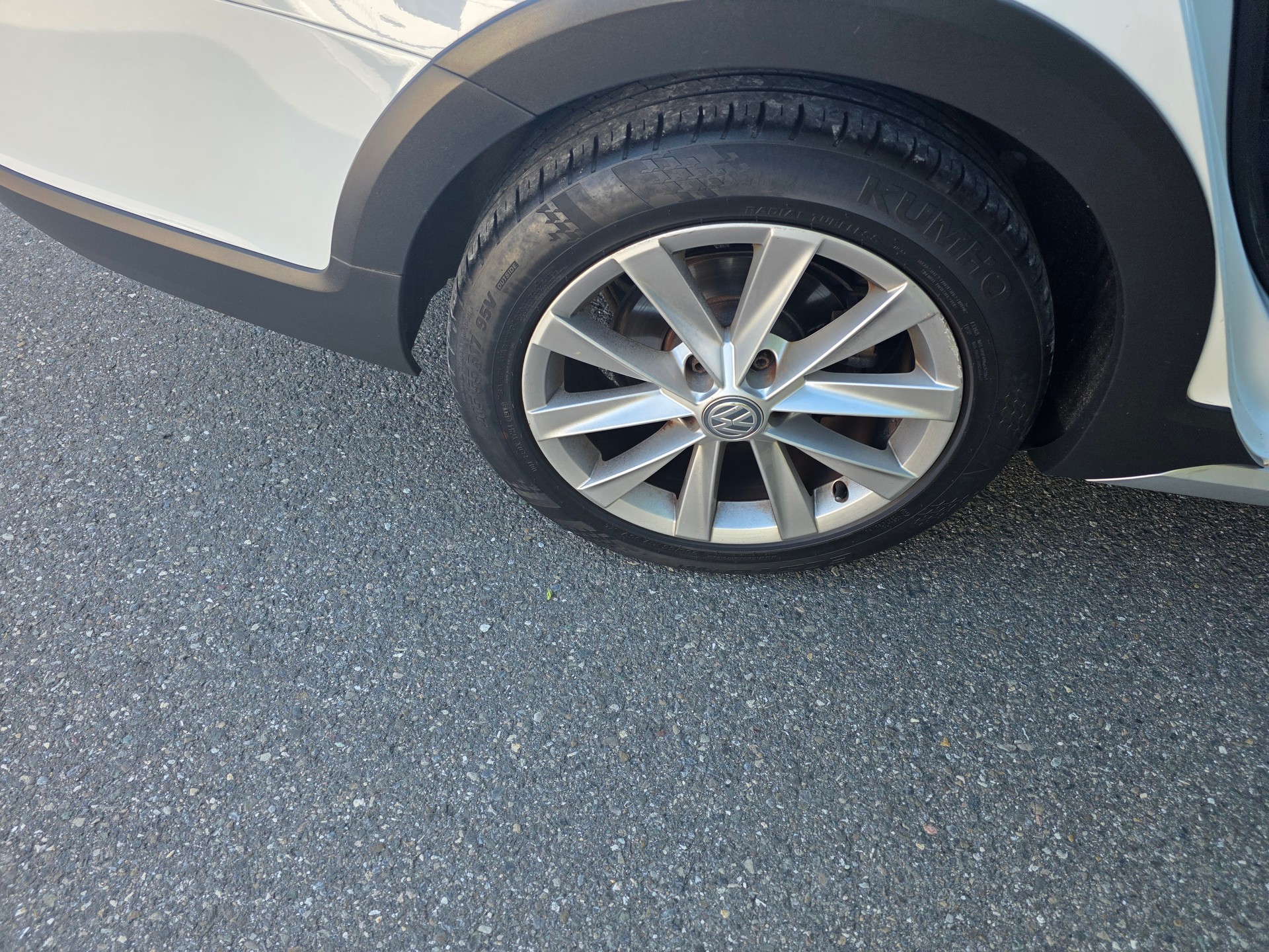 VW Golf 2.0 TDI Alltrack 4Motion-image-12