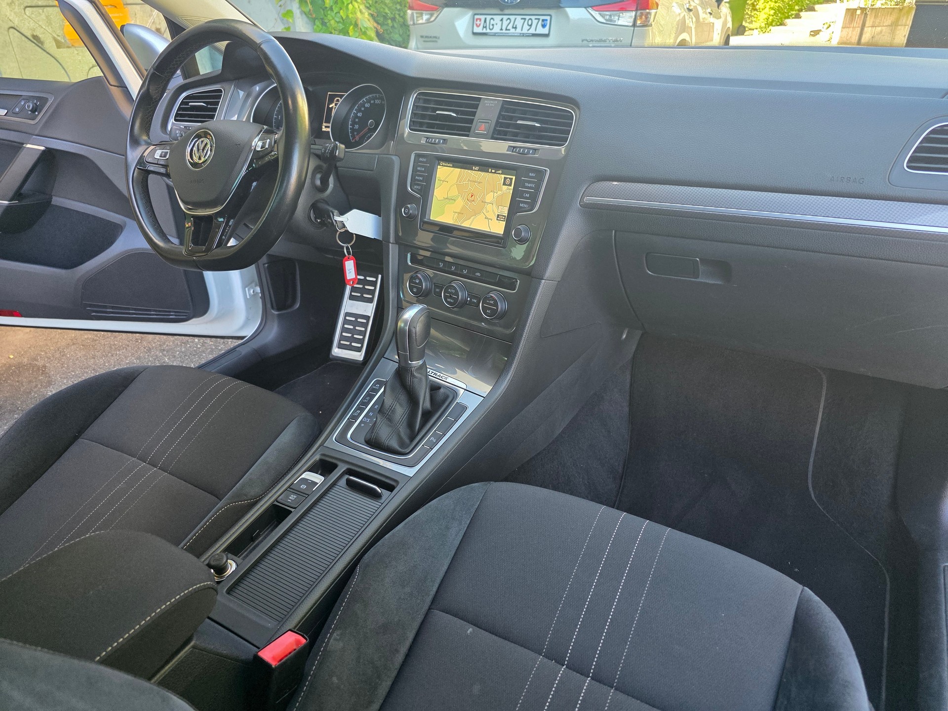 VW Golf 2.0 TDI Alltrack 4Motion-image-13