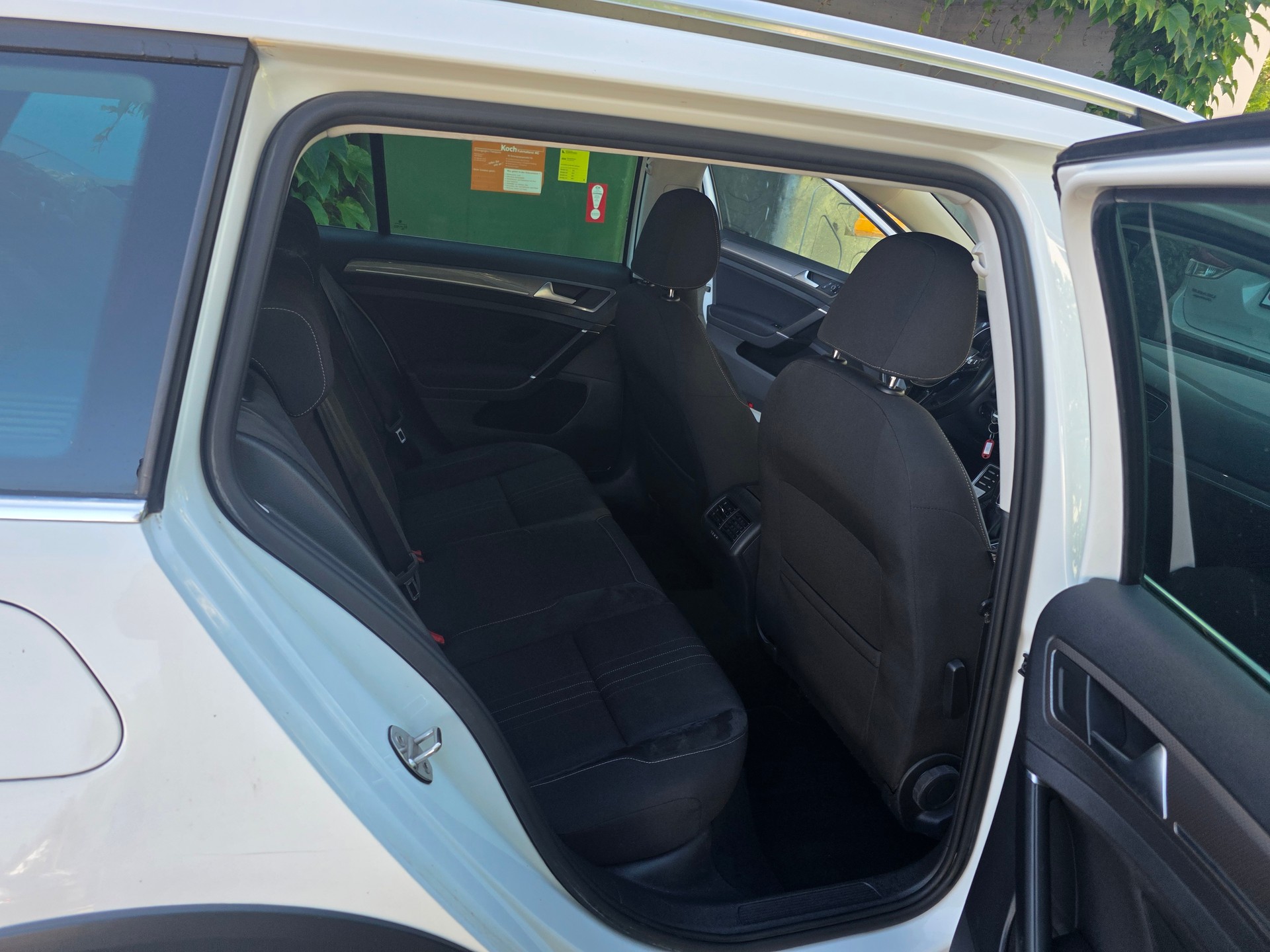 VW Golf 2.0 TDI Alltrack 4Motion-image-11