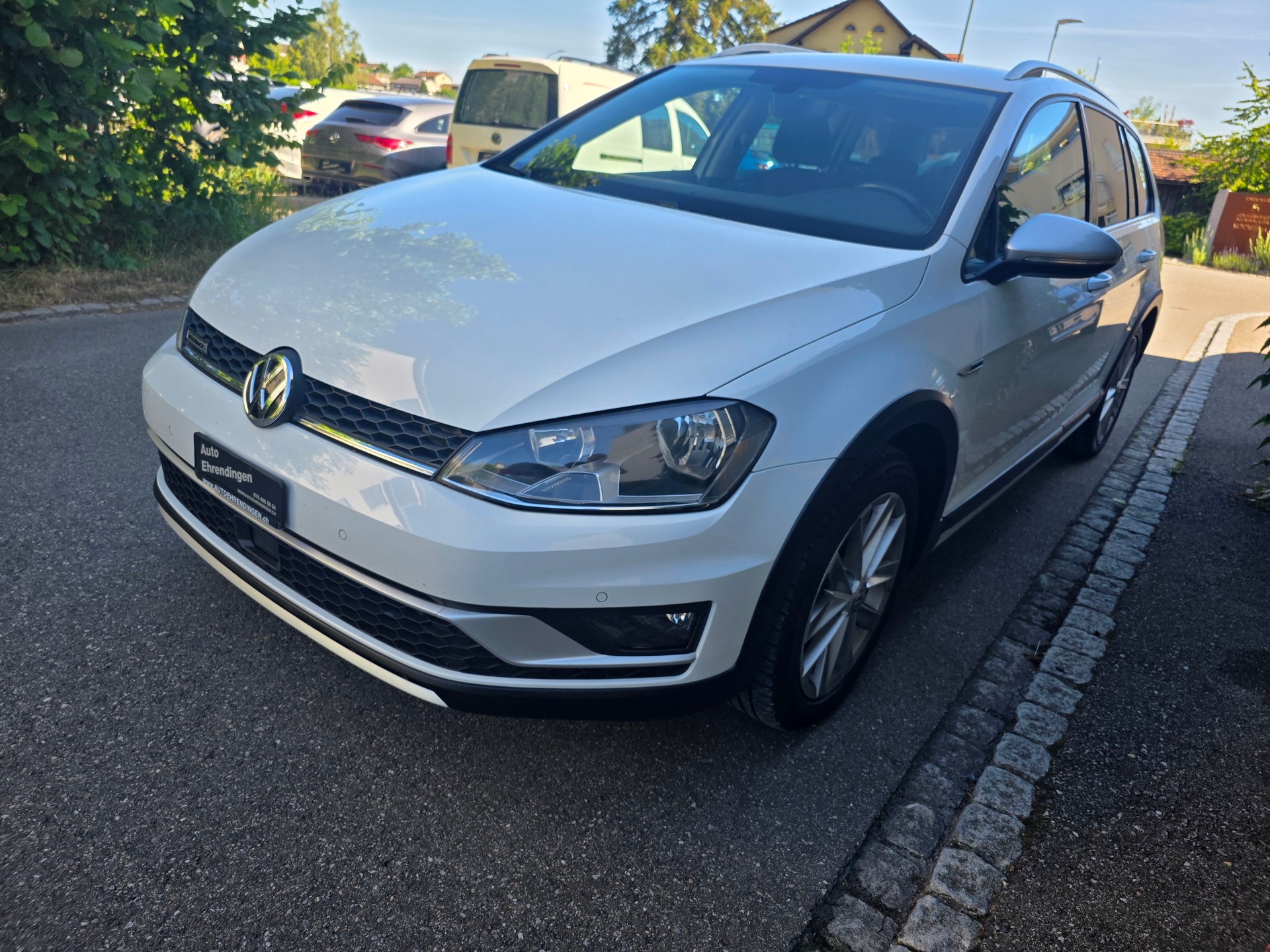 VW Golf 2.0 TDI Alltrack 4Motion-image-0