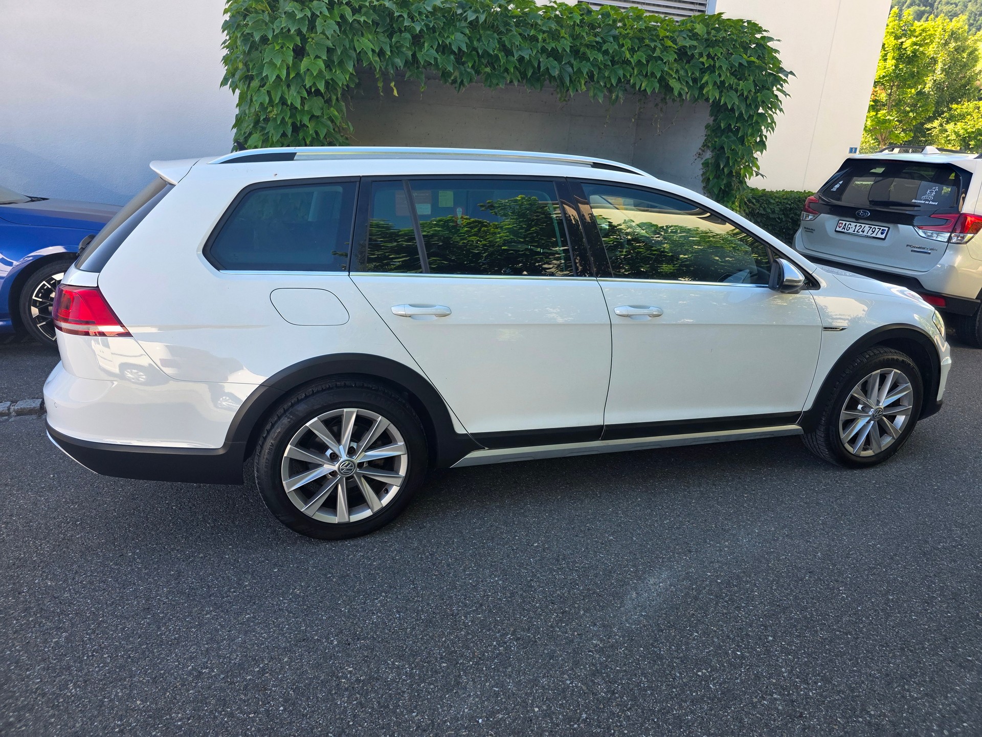 VW Golf 2.0 TDI Alltrack 4Motion-image-3