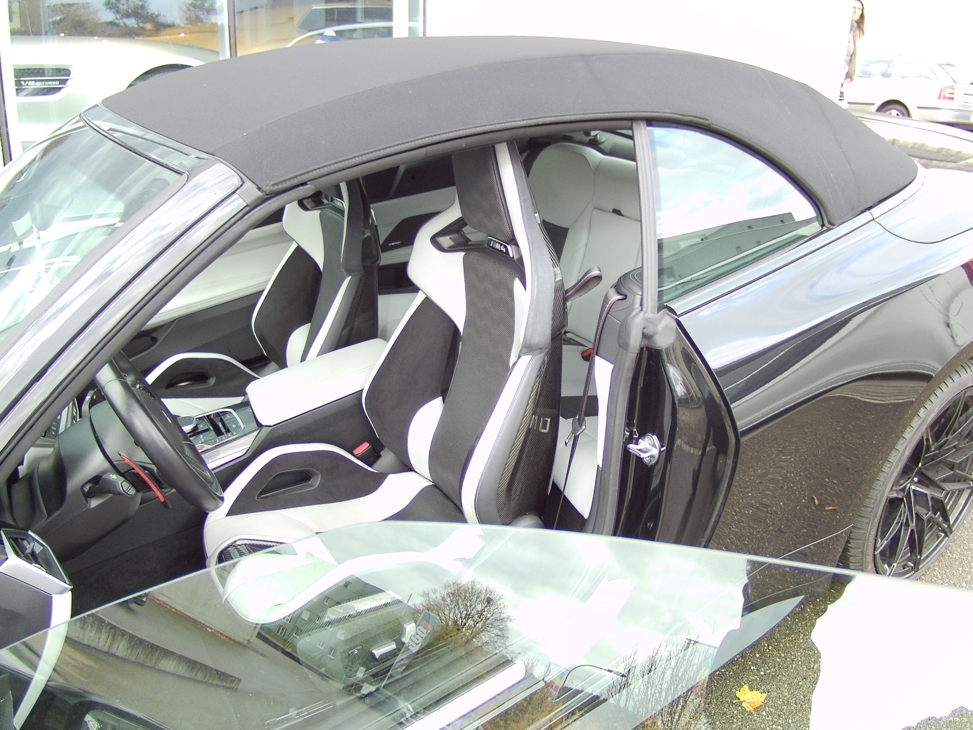 BMW M4 Cabrio Competition M xDrive-image-6