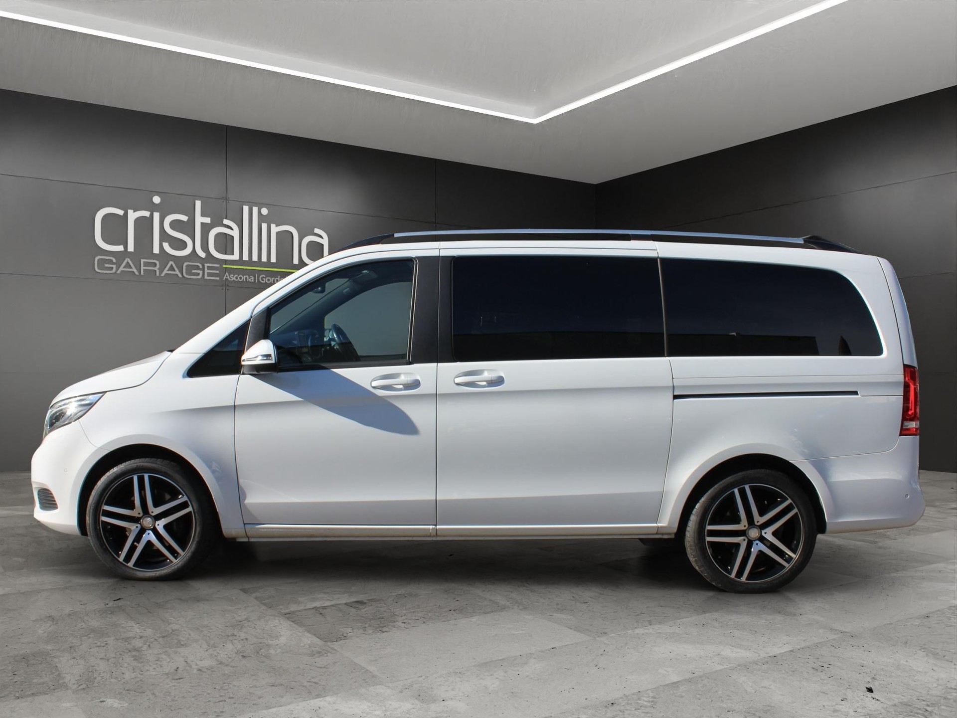 MERCEDES-BENZ V 250 d BlueTec lang 4matic Van-image-1