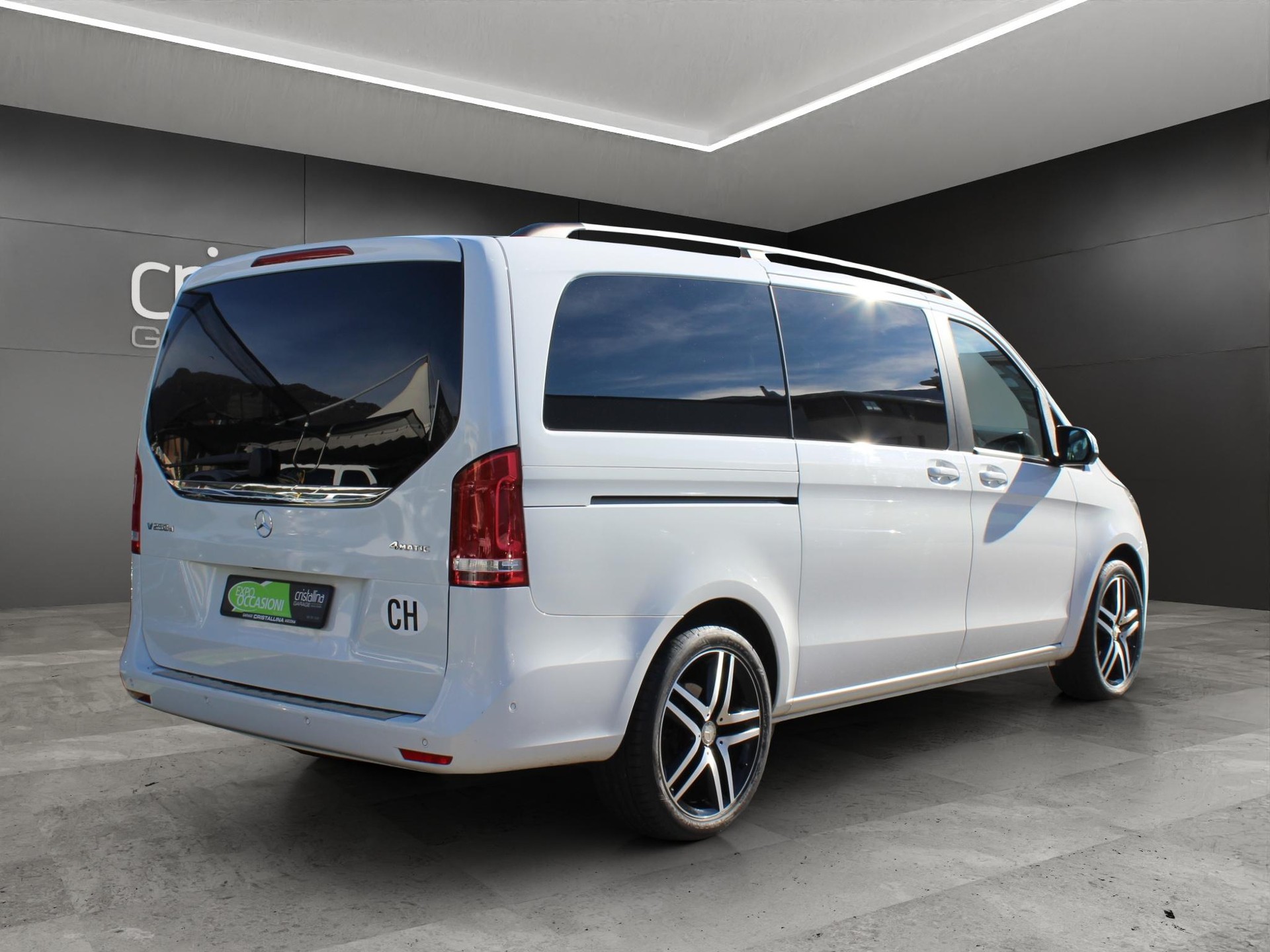 MERCEDES-BENZ V 250 d BlueTec lang 4matic Van-image-3