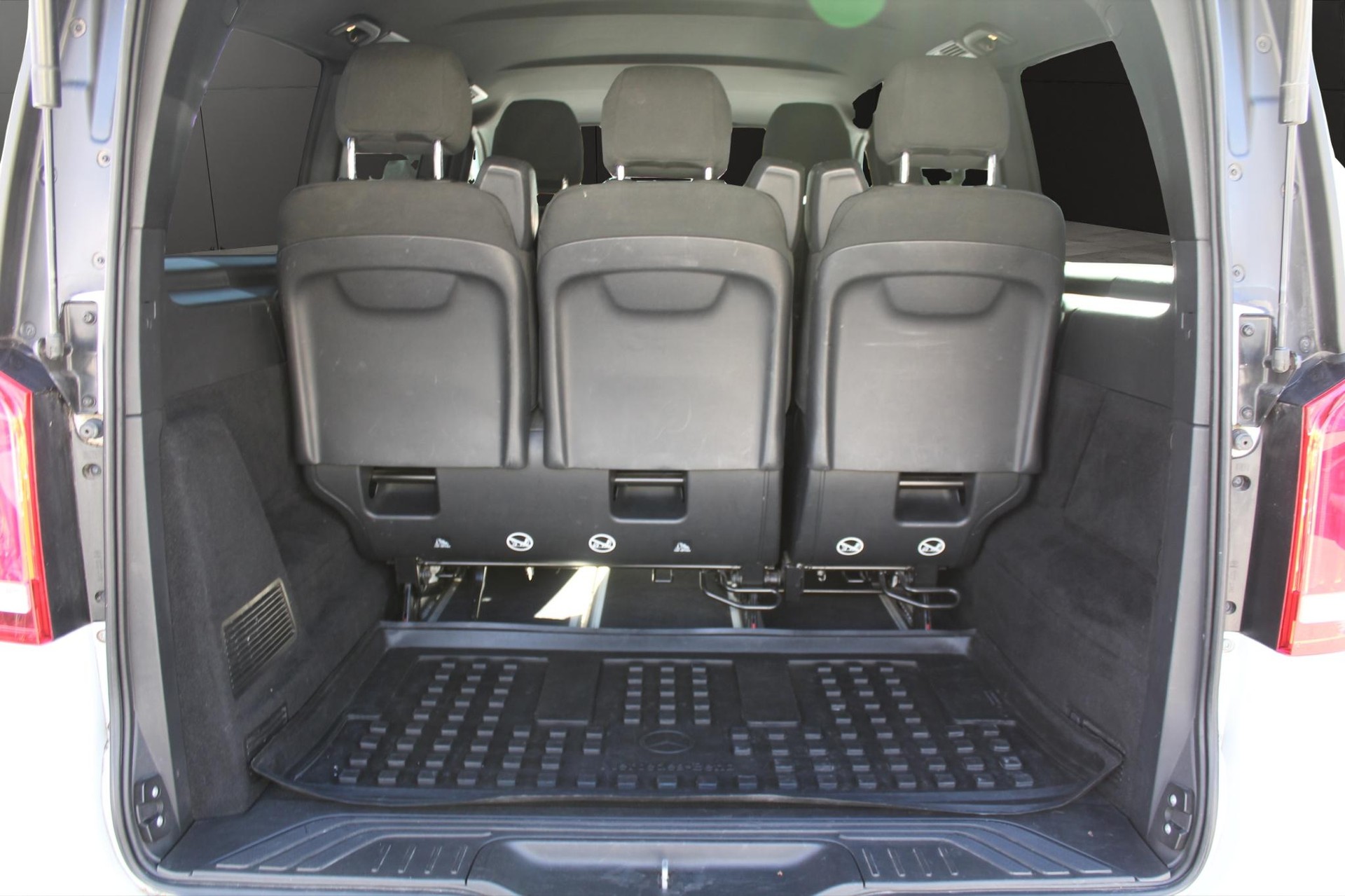 MERCEDES-BENZ V 250 d BlueTec lang 4matic Van-image-11
