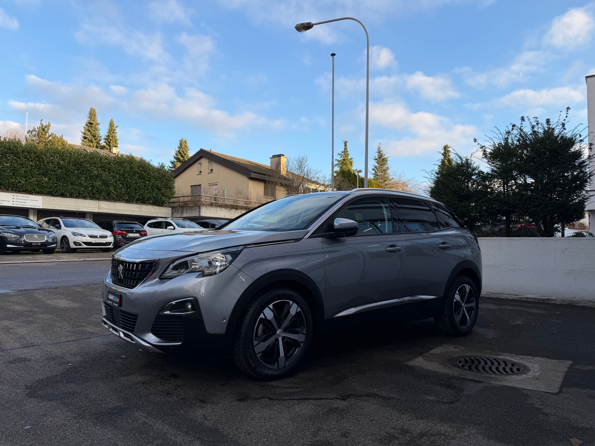 PEUGEOT 3008 1.2 PureTech Allure EAT-image-2