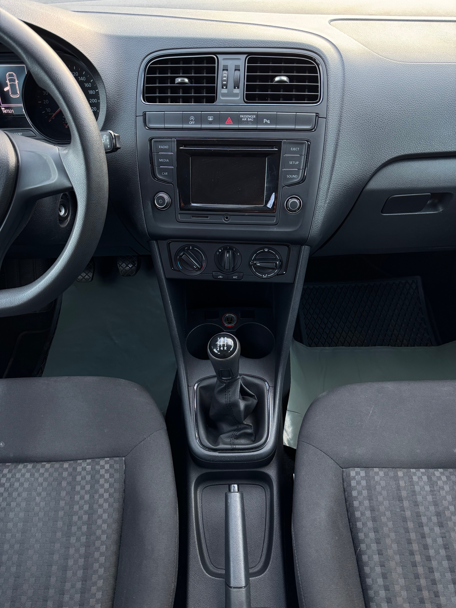 VW Polo 1.0 BMT Trendline-image-14
