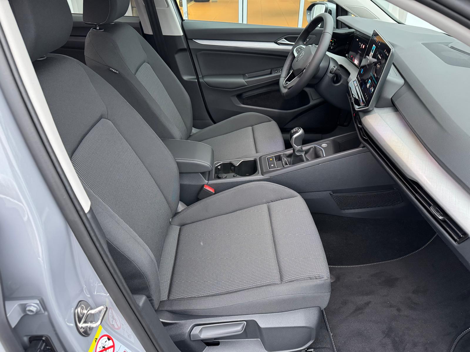 VW Golf 1.5 TSI Basis-image-2