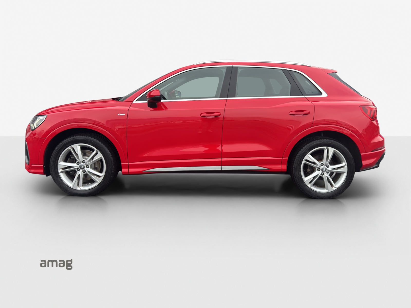 AUDI Q3 40 TDI S line Attraction quattro S-tronic-image-1
