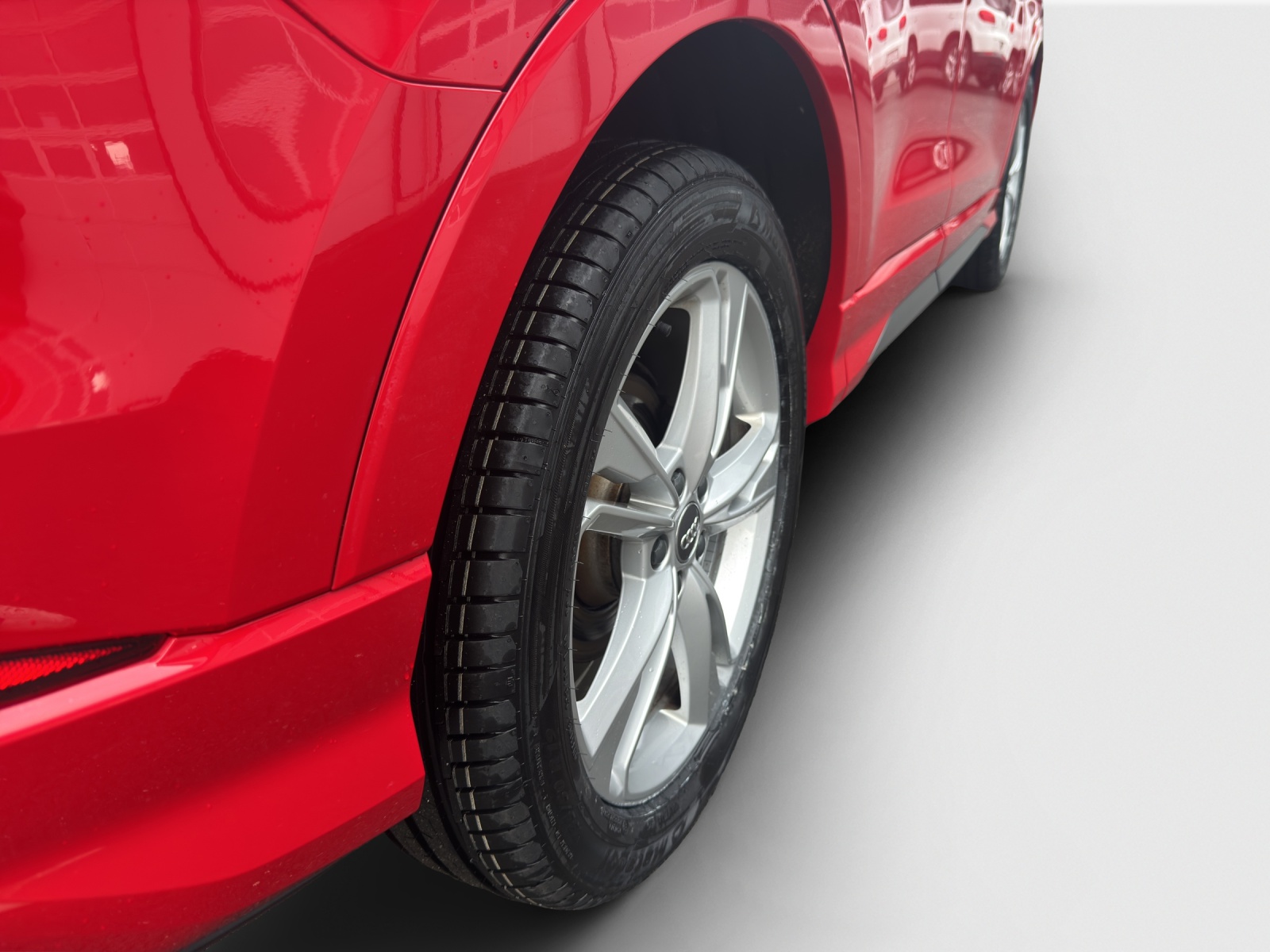 AUDI Q3 40 TDI S line Attraction quattro S-tronic-image-14