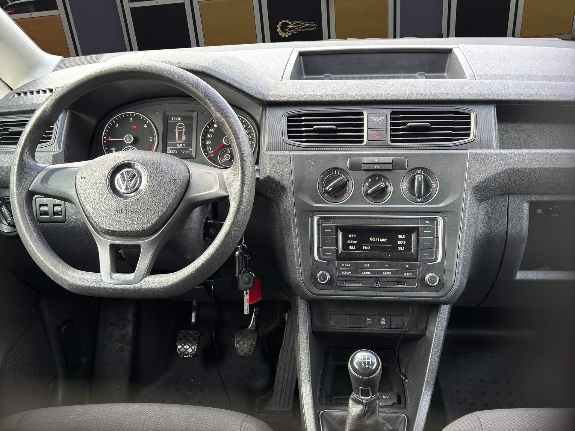 VW Caddy Kaw. 2.0 TDI 122 BMT 4motion mit Einbauschränken-image-10
