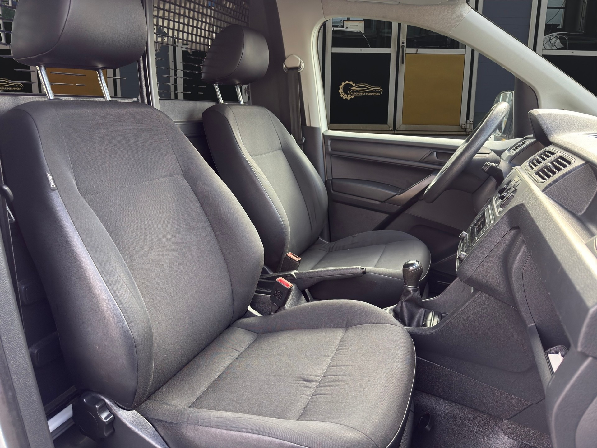 VW Caddy Kaw. 2.0 TDI 122 BMT 4motion mit Einbauschränken-image-9