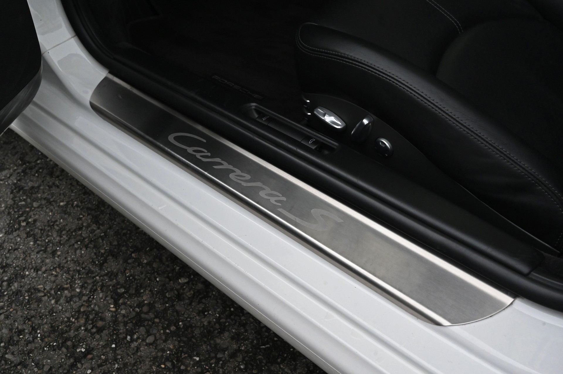 PORSCHE 911 Cabrio Carrera S Tiptronic-image-13
