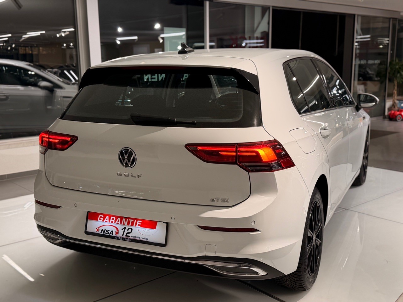 VW Golf 1.5 eTSI mHEV ACT Style DSG-image-5