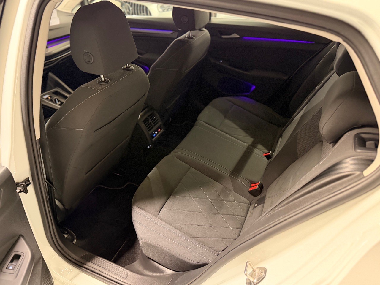 VW Golf 1.5 eTSI mHEV ACT Style DSG-image-16