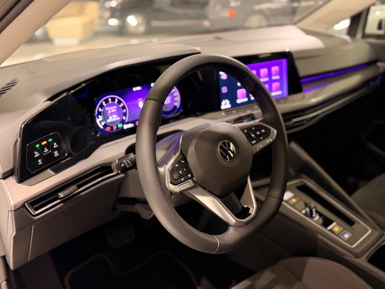 VW Golf 1.5 eTSI mHEV ACT Style DSG-image-12