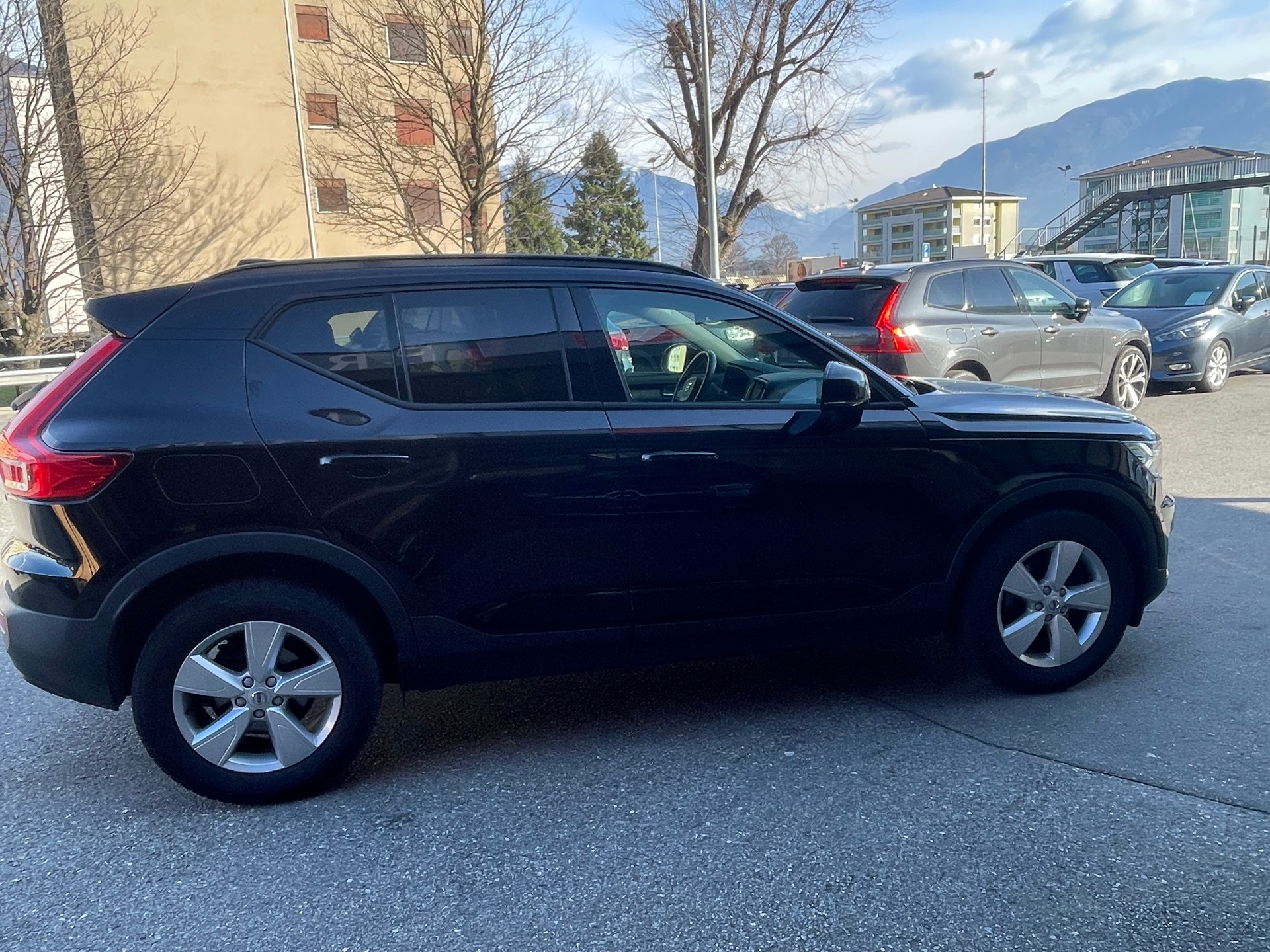 VOLVO XC40 T3 Momentum-image-9