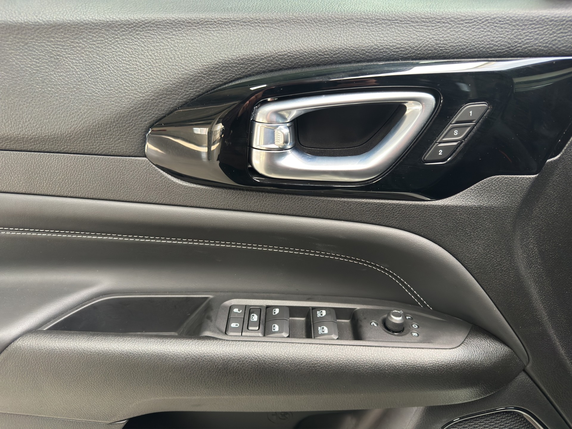 JEEP Compass 1.3 T PHEV S AWD Bi Color-image-8