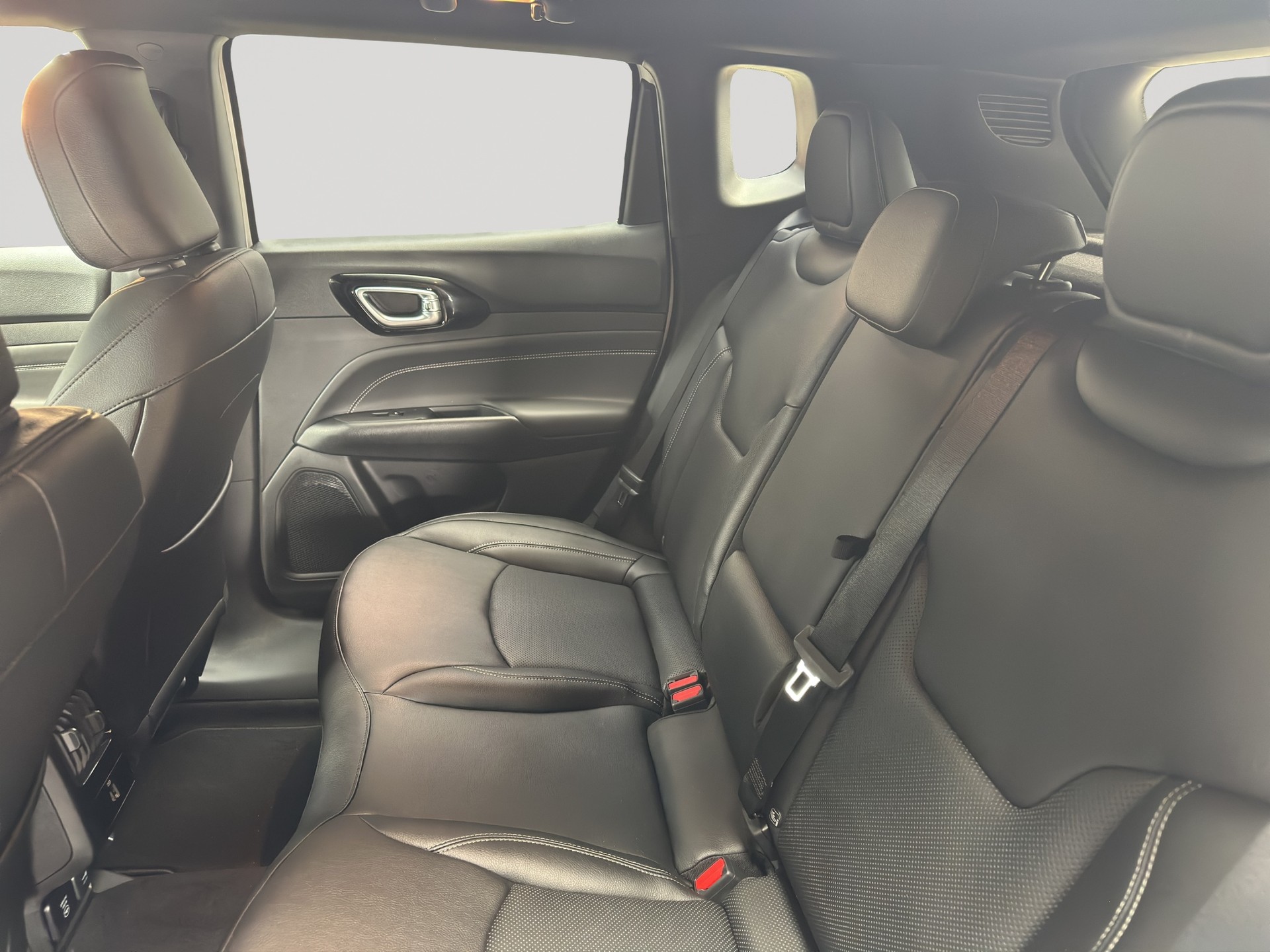 JEEP Compass 1.3 T PHEV S AWD Bi Color-image-7