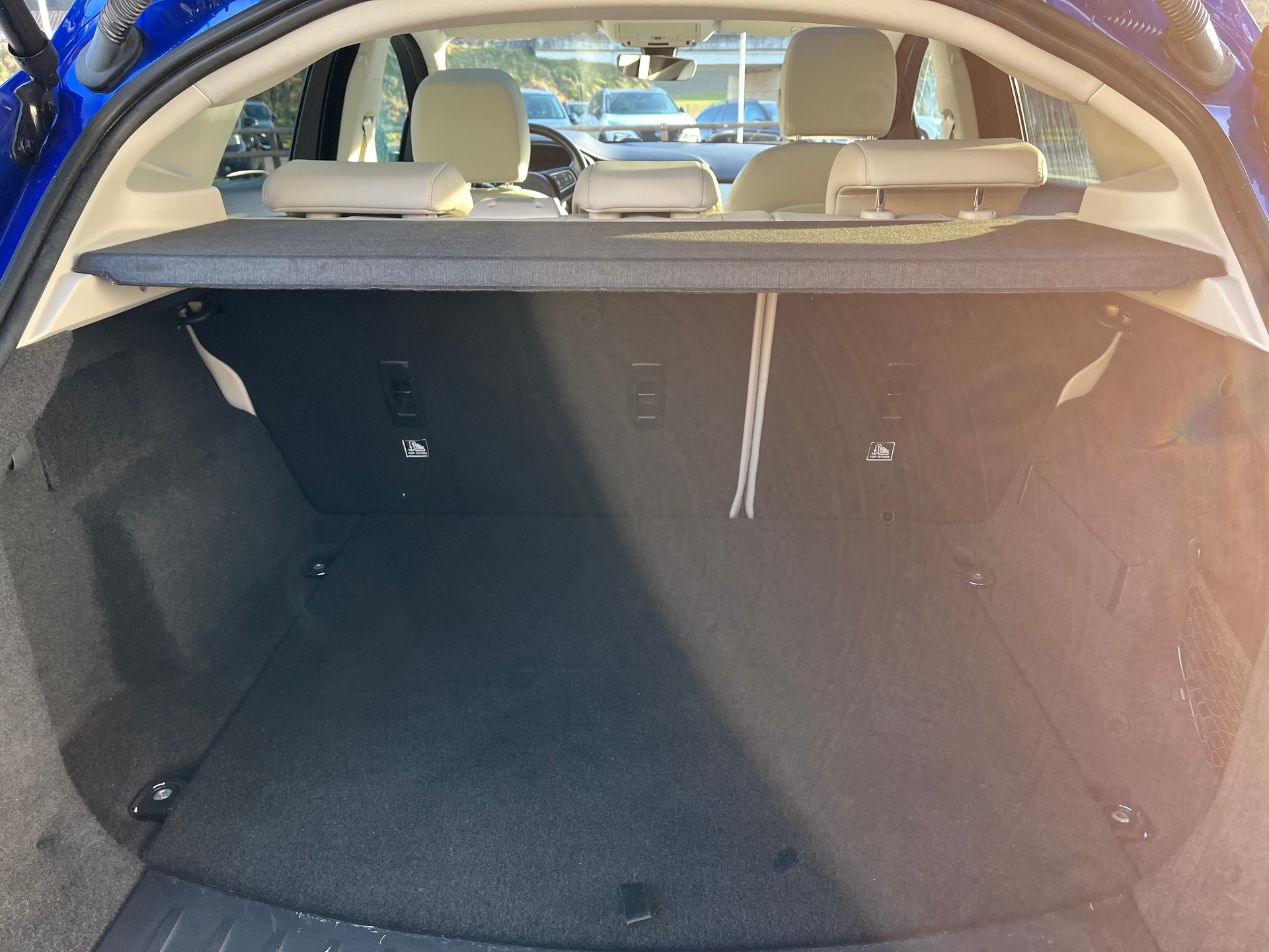 JAGUAR E-Pace 2.0 P250 R-Dynamic SE AWD Automatik-image-8