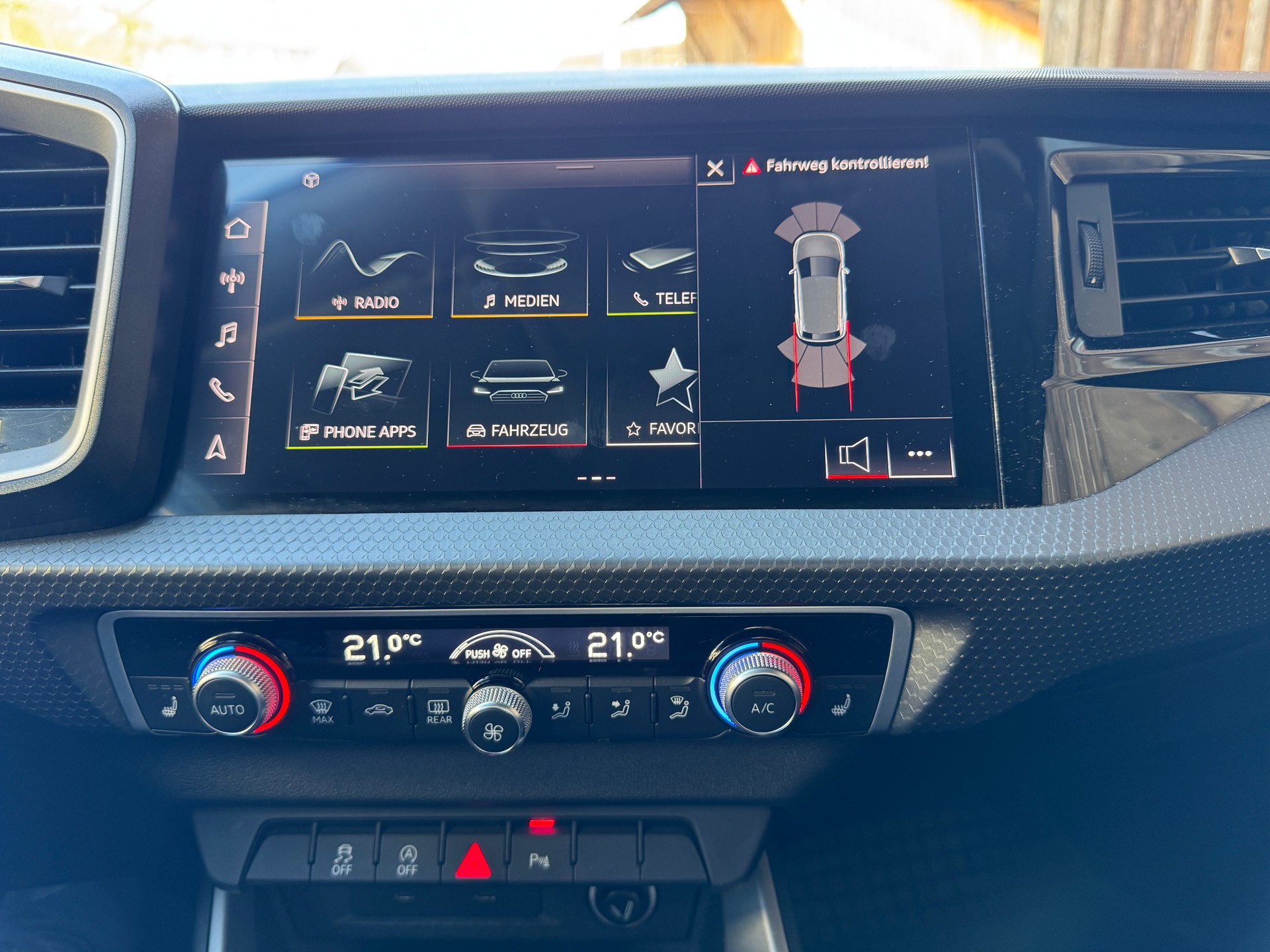 AUDI A1 Sportback 35 TFSI S-tronic-image-15