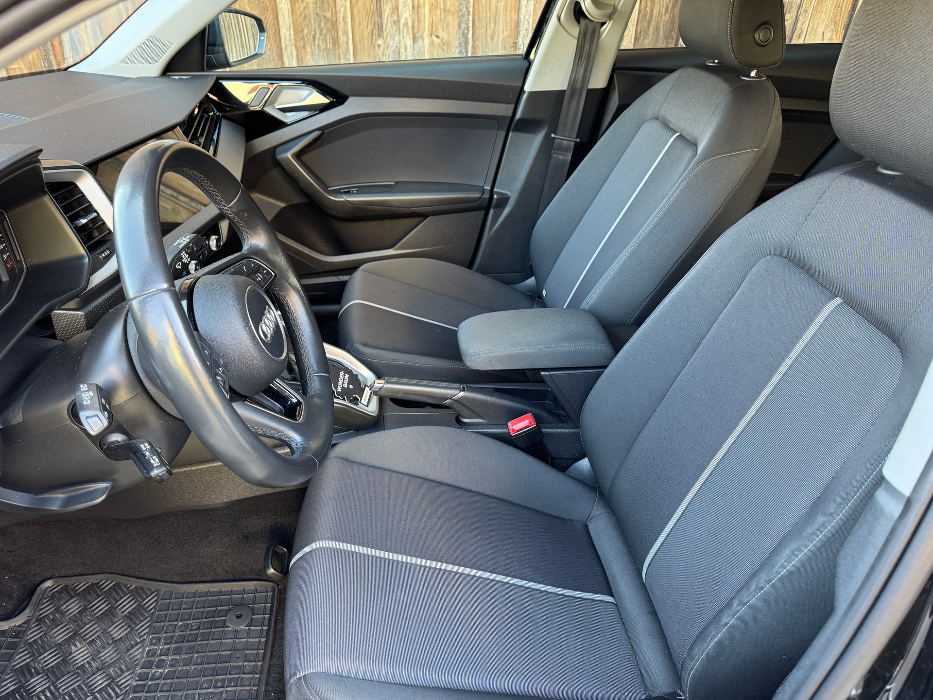 AUDI A1 Sportback 35 TFSI S-tronic-image-5