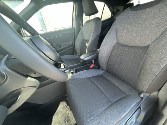 TOYOTA Yaris Cross 1.5 Trend AWD-image-6