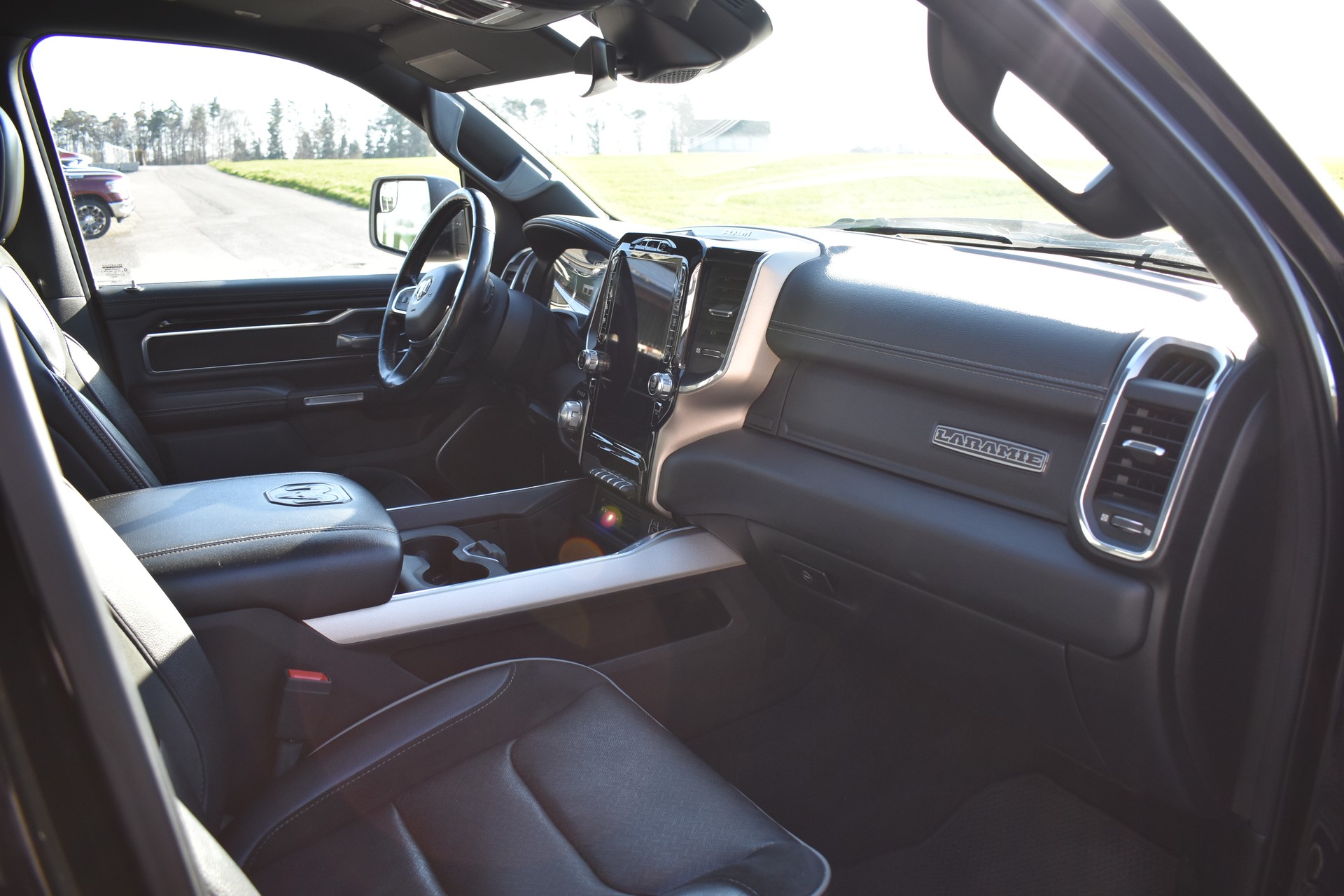 DODGE Ram 1500 Laramie Quad Cab-image-11